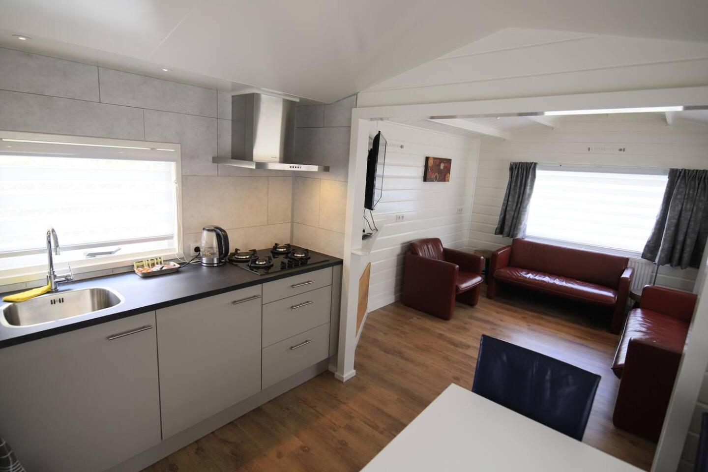 Zeer ruim 6-persoons vakantiehuis met overdekte veranda view 3