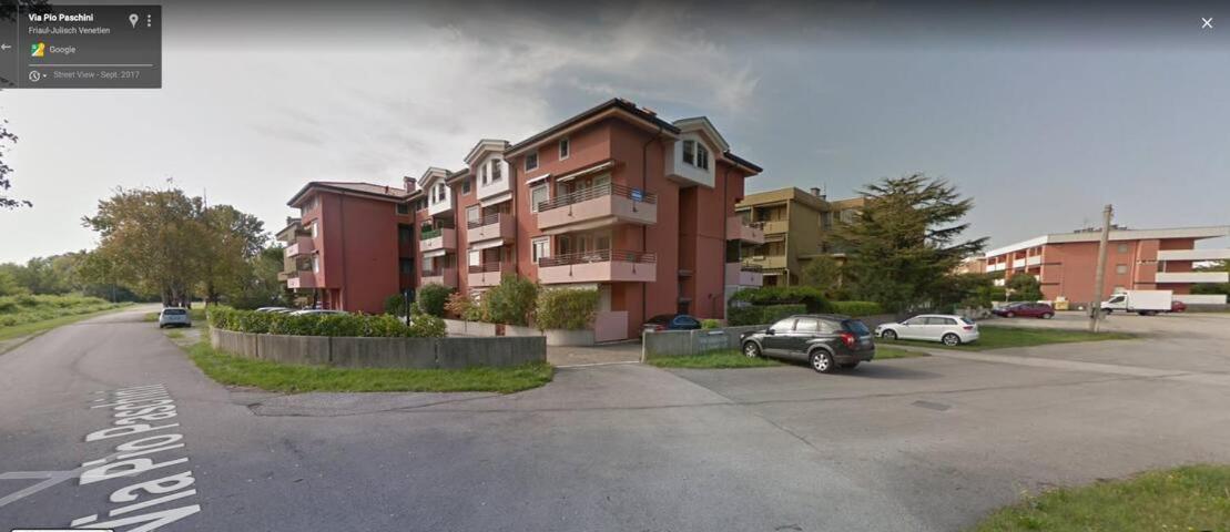 Apartment with Terrace & free parking - 3 Minutes from beach view 4
