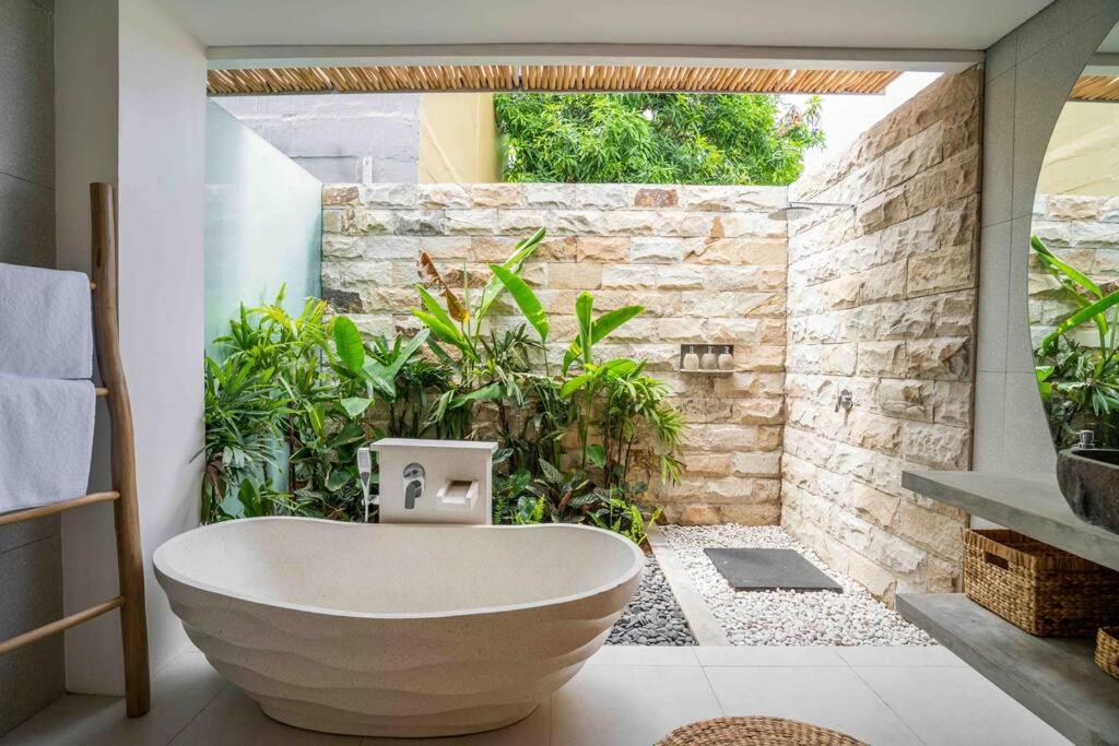 Suns Up - 3BR Villa in Kerobokan view 4