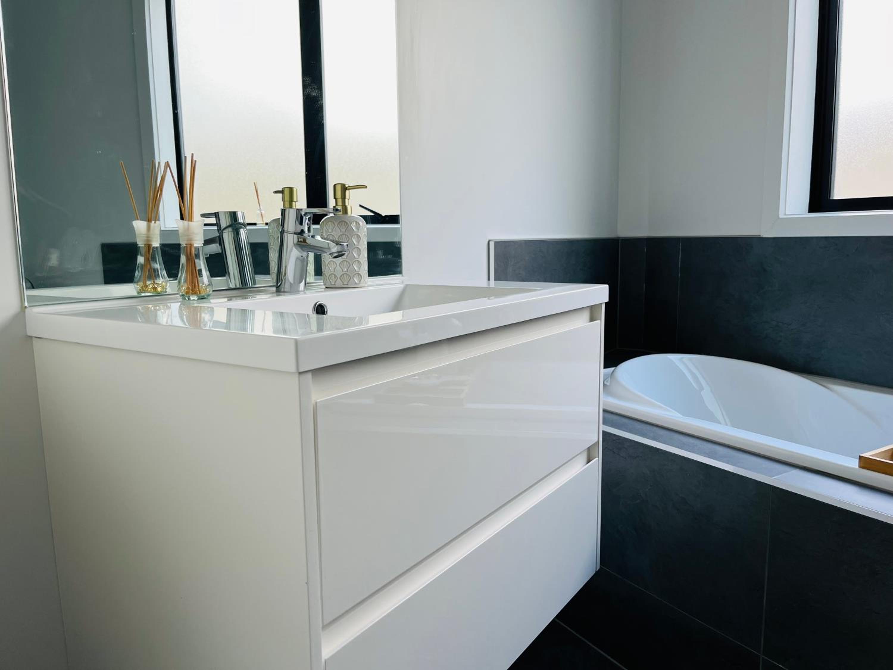 Modern Comfy 3 Bedrooms House in Chartwell