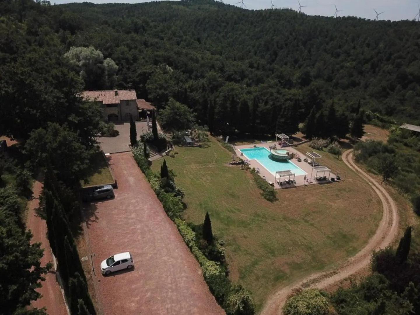 Villa Le Polle di Meletro - Exclusive Tuscan Villa with Private Pool & Panoramic Glass Sauna