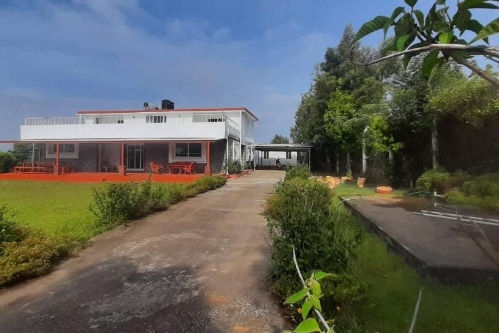 Mountain Top Holidays Home, Ooty
