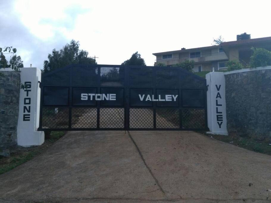 Mountain Top Holidays Home, Ooty
