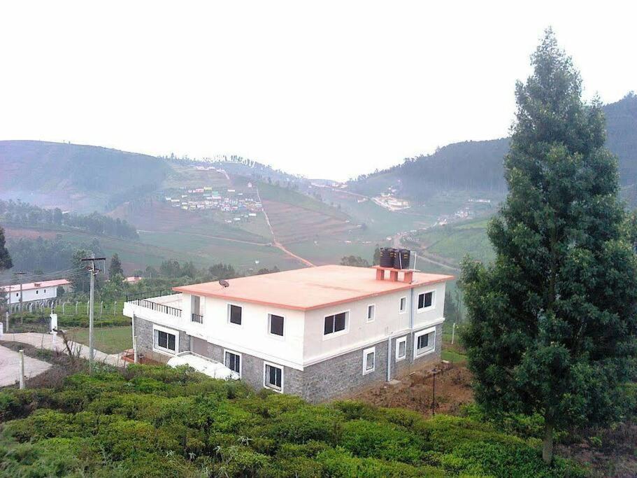 Mountain Top Holidays Home, Ooty