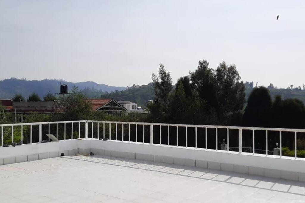 Mountain Top Holidays Home, Ooty