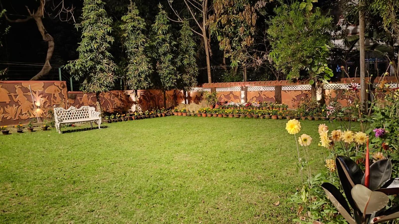 SWET APARAJITA