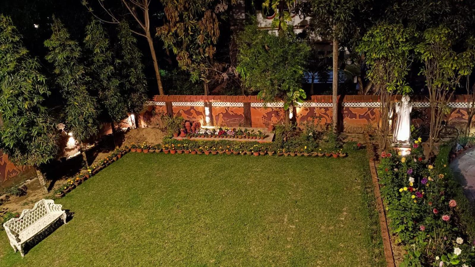 SWET APARAJITA