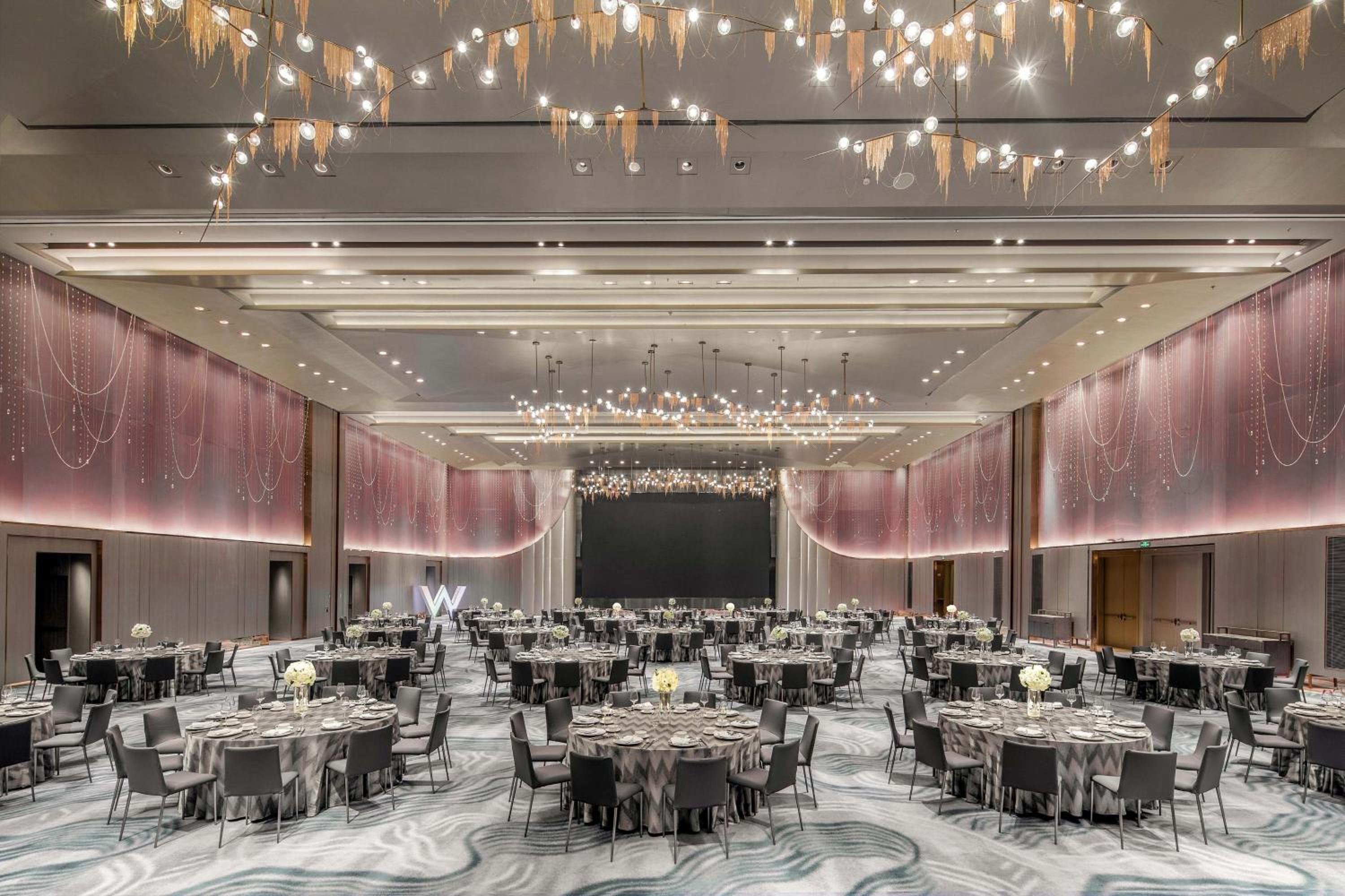 W Chengdu