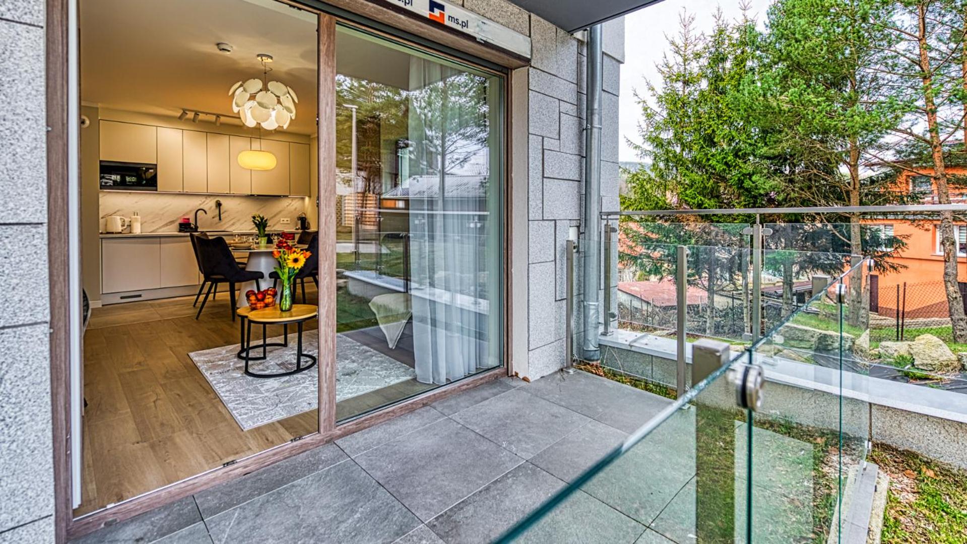 Apartamenty z basenem i saunami STONE HILL RESORT II VIP Centrum by Royal Aparts