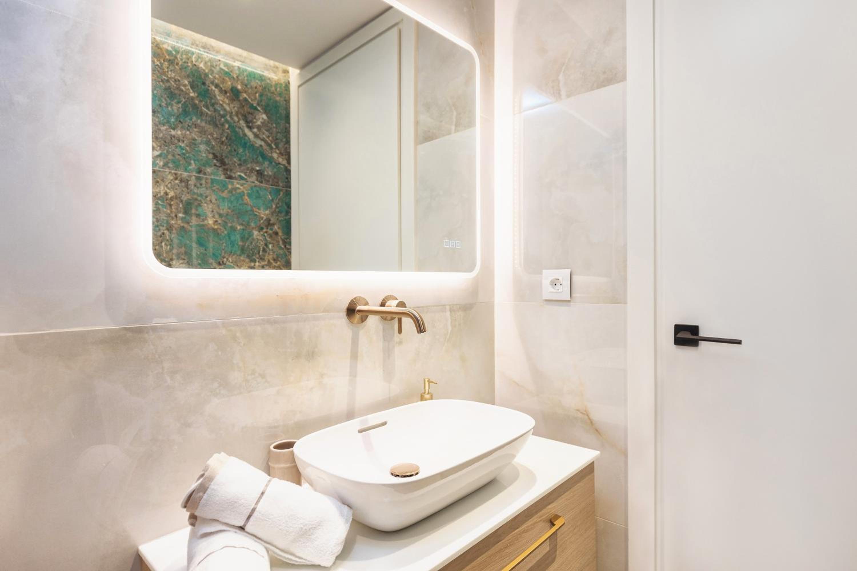 Mamfredas Luxury Residence