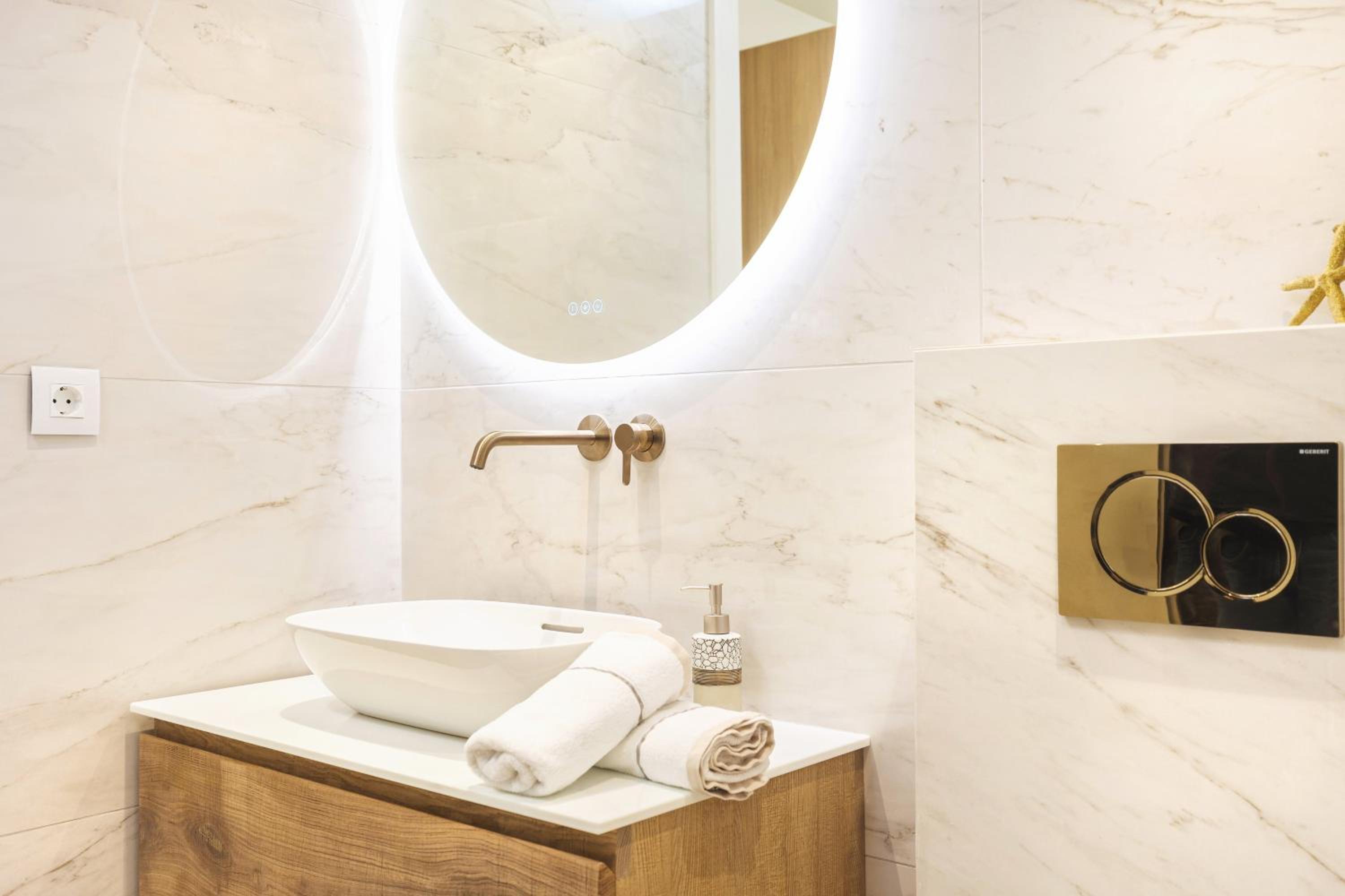 Mamfredas Luxury Residence