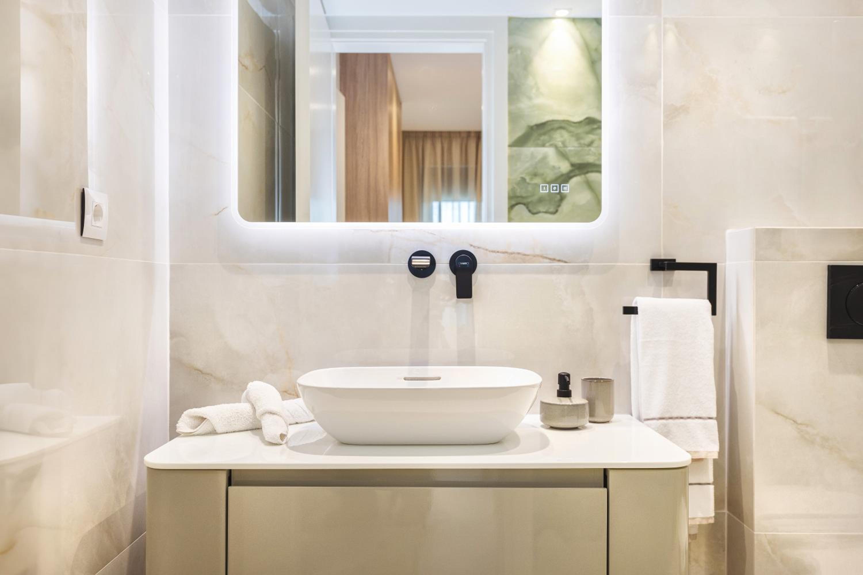 Mamfredas Luxury Residence