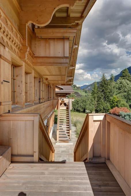 Luxury Chalet in Rougemont, 5 bedrooms & sauna