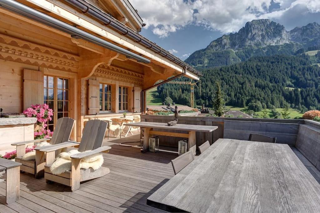 Luxury Chalet in Rougemont, 5 bedrooms & sauna