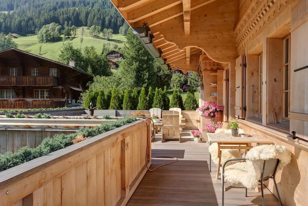 Luxury Chalet in Rougemont, 5 bedrooms & sauna