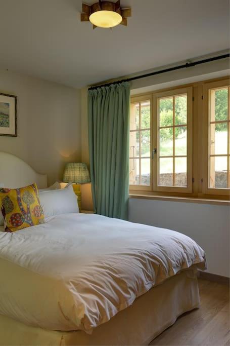 Luxury Chalet in Rougemont, 5 bedrooms & sauna