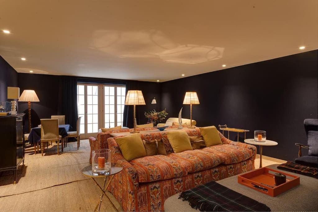 Luxury Chalet in Rougemont, 5 bedrooms & sauna