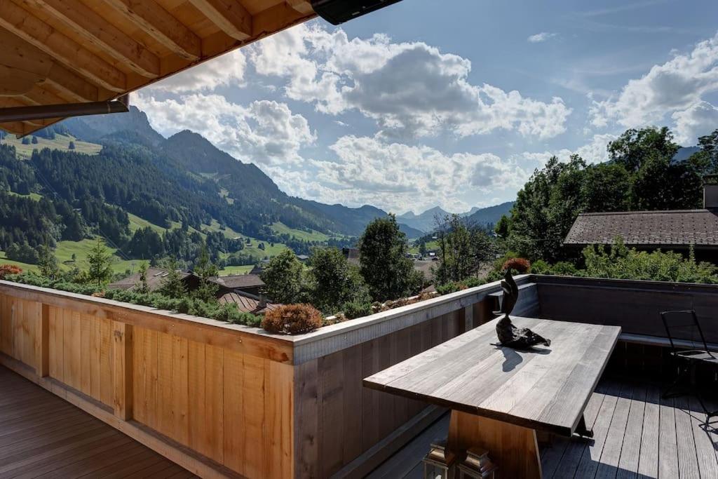 Luxury Chalet in Rougemont, 5 bedrooms & sauna
