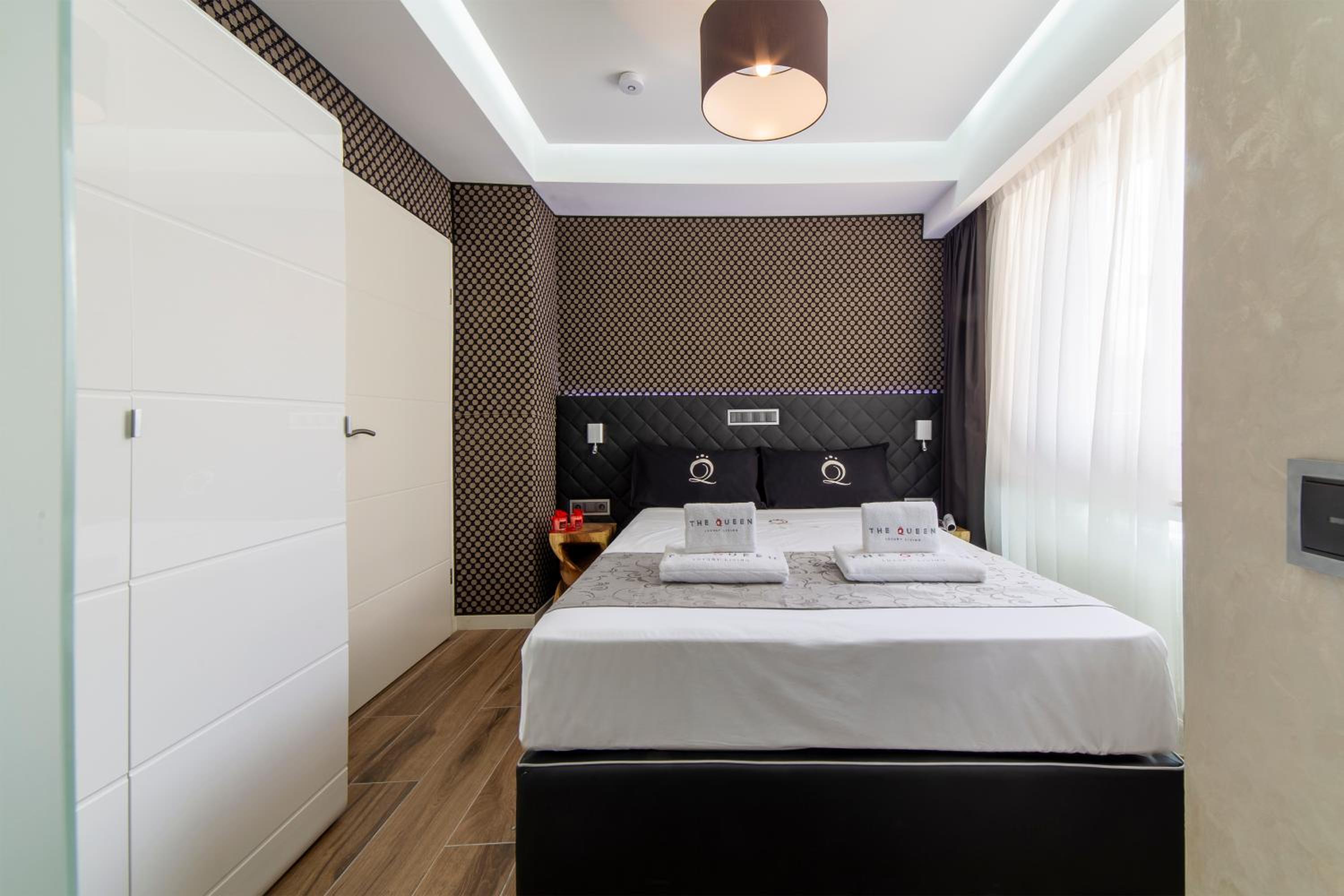 The Queen Luxury Apartments - Villa Carlotta