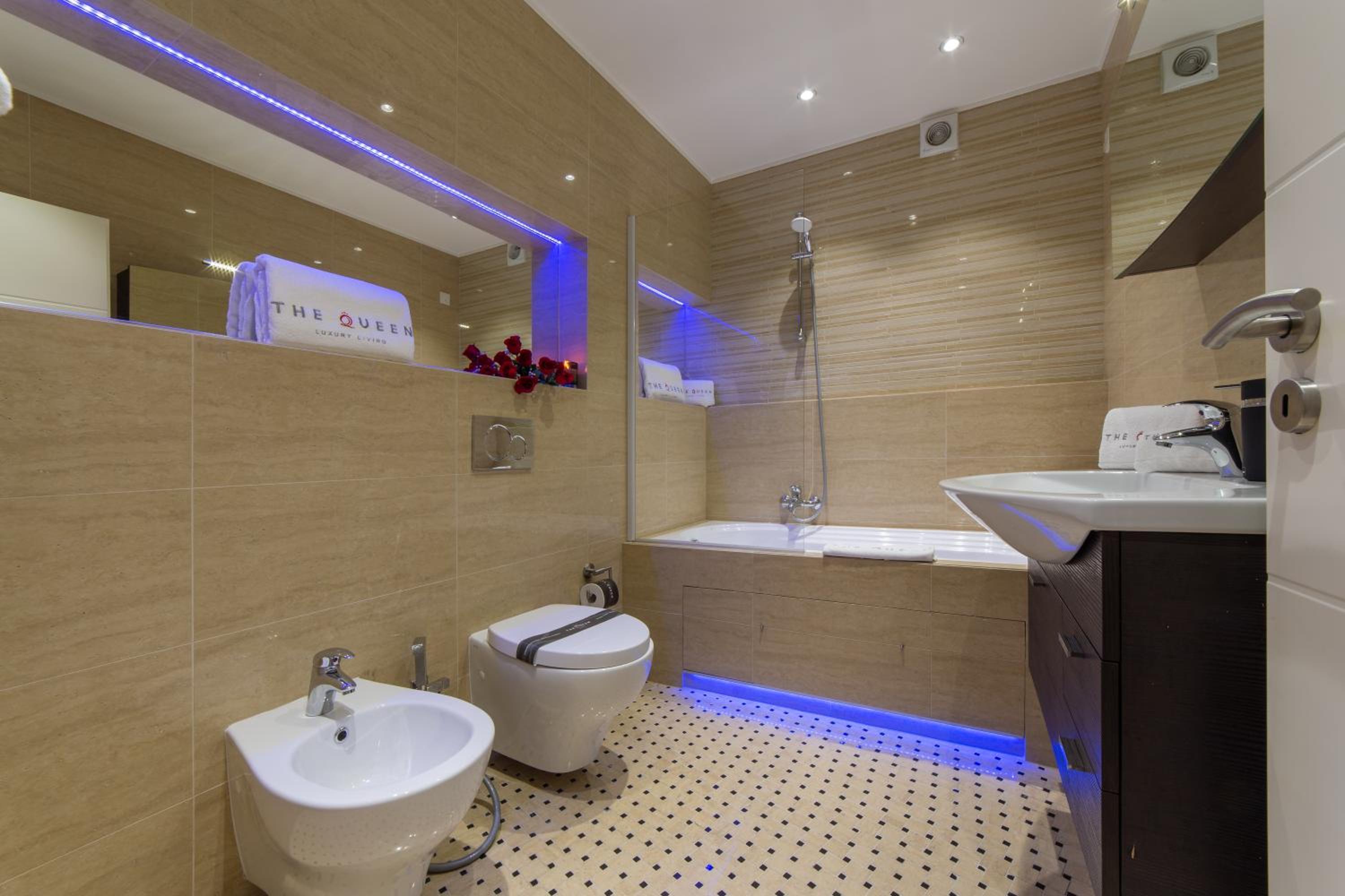 The Queen Luxury Apartments - Villa Carlotta