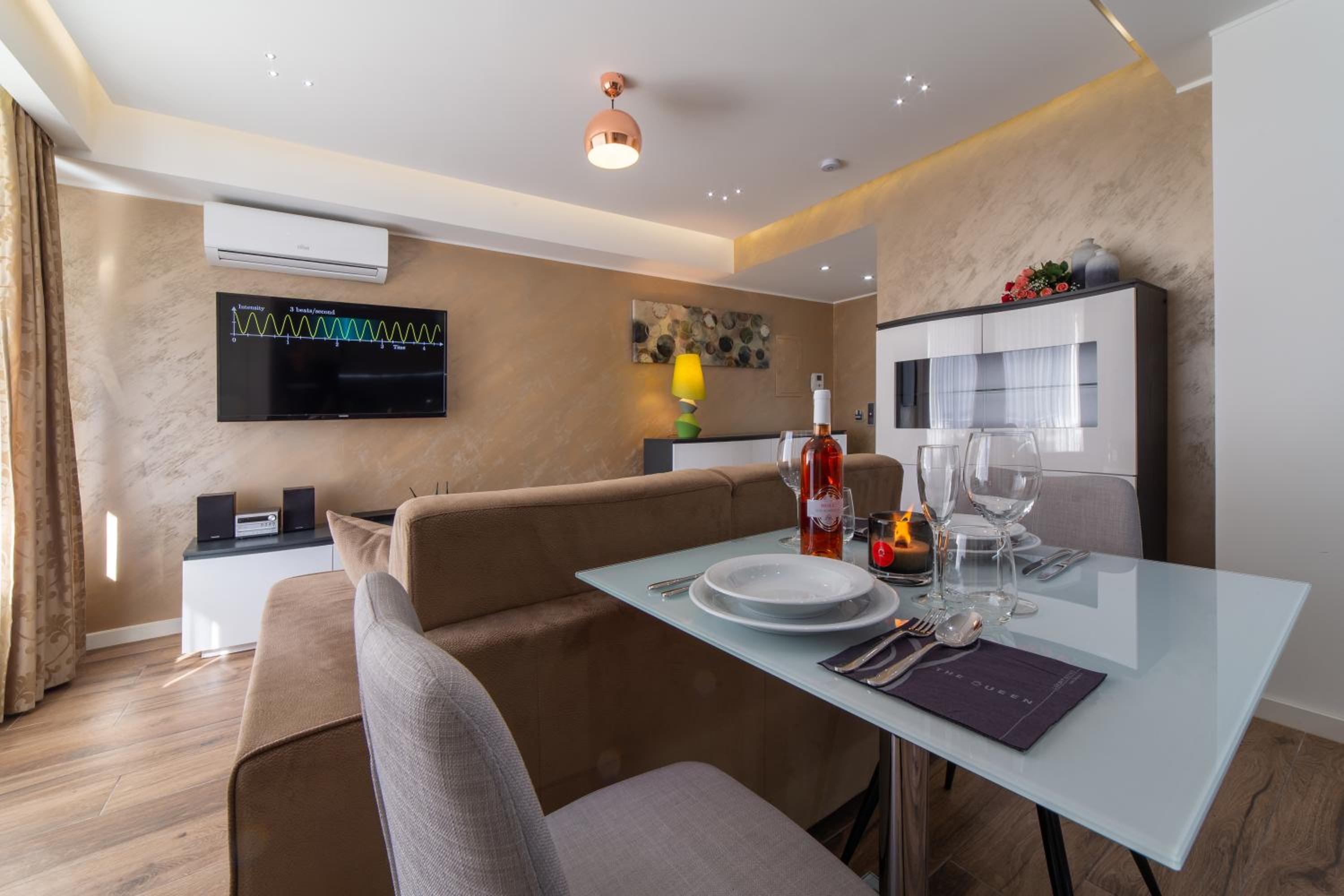 The Queen Luxury Apartments - Villa Carlotta