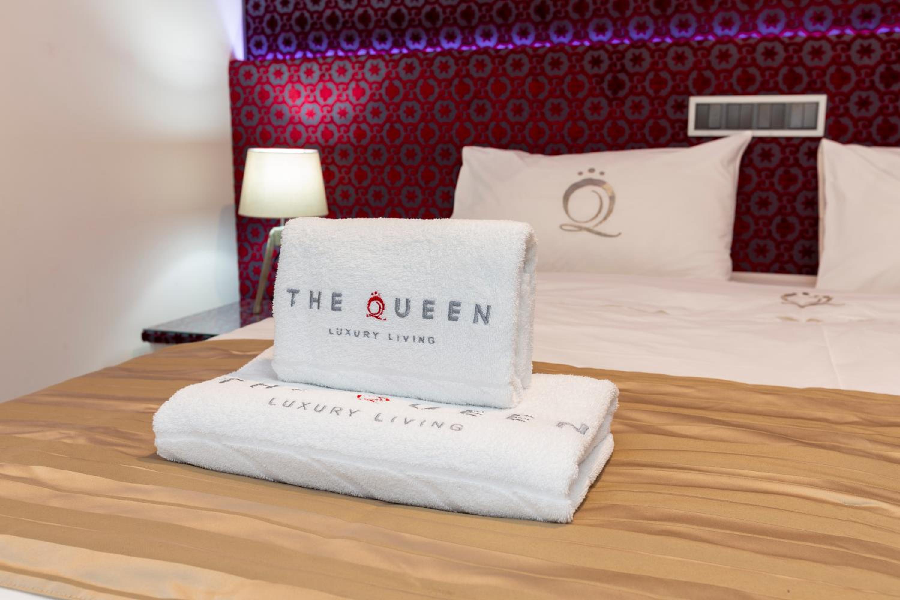 The Queen Luxury Apartments - Villa Carlotta
