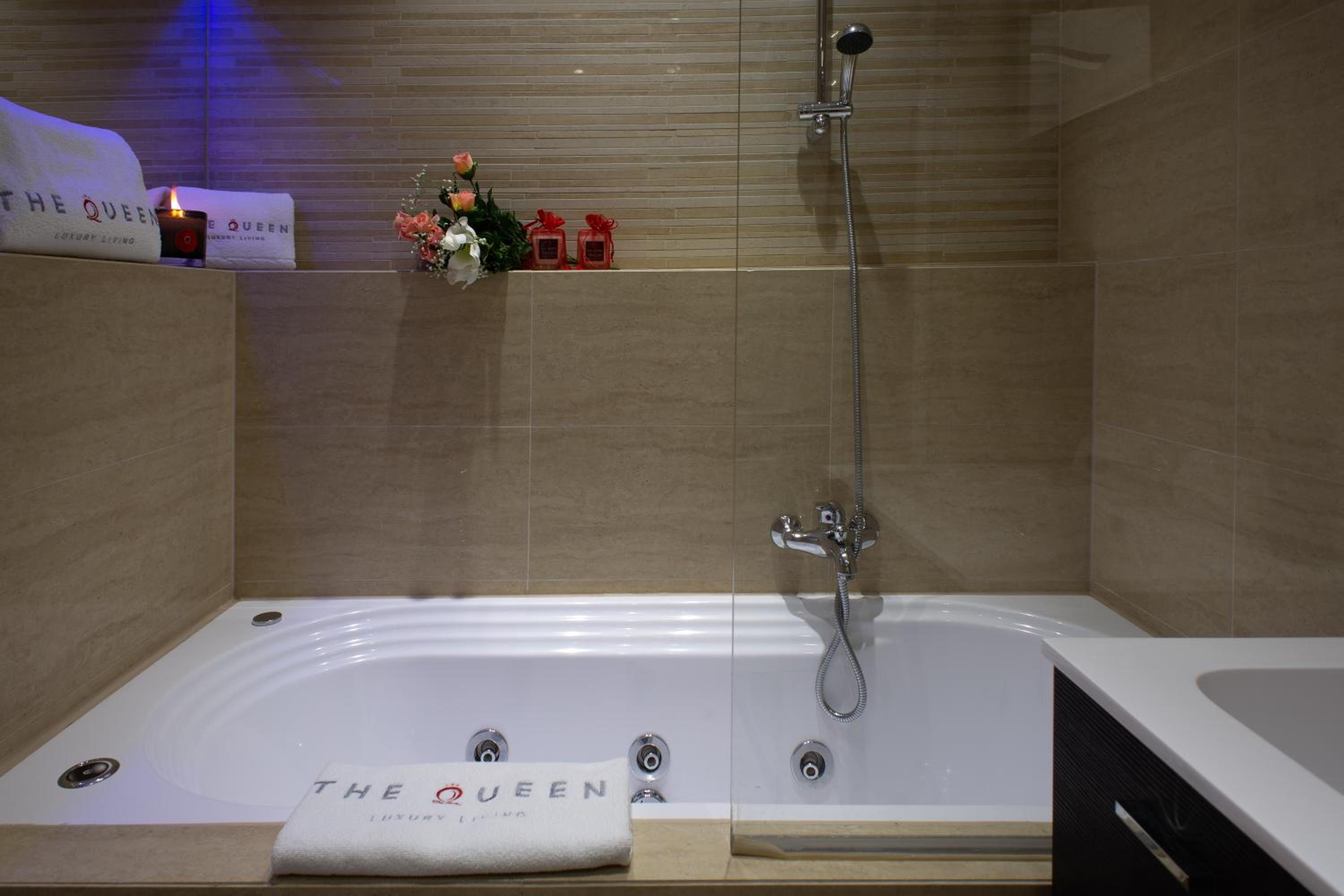 The Queen Luxury Apartments - Villa Carlotta