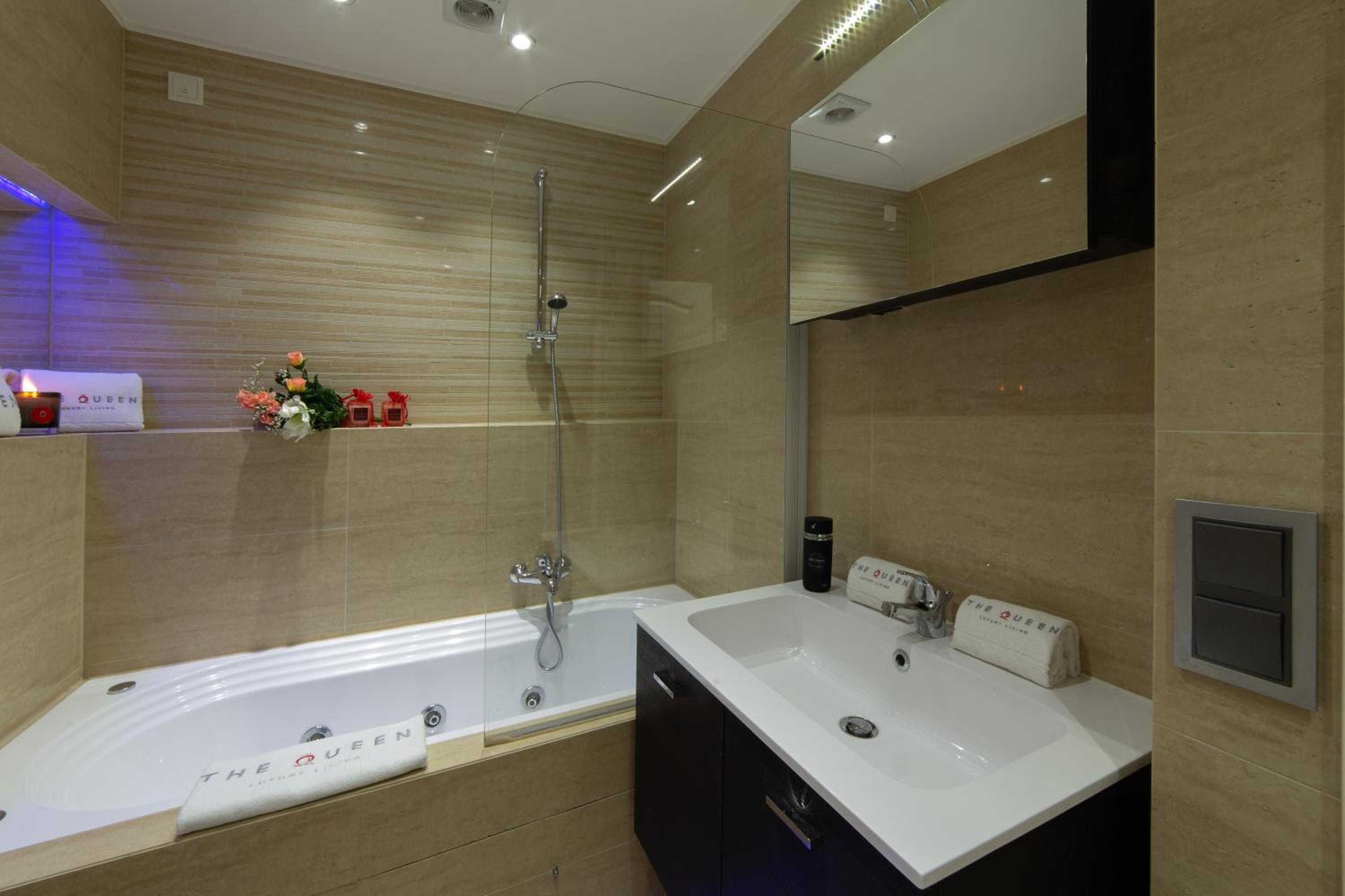 The Queen Luxury Apartments - Villa Carlotta