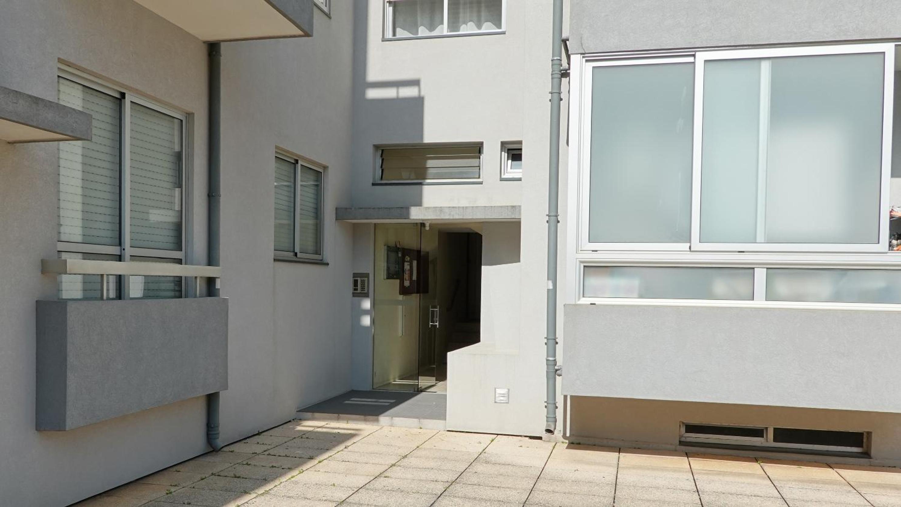 Wave Beach House