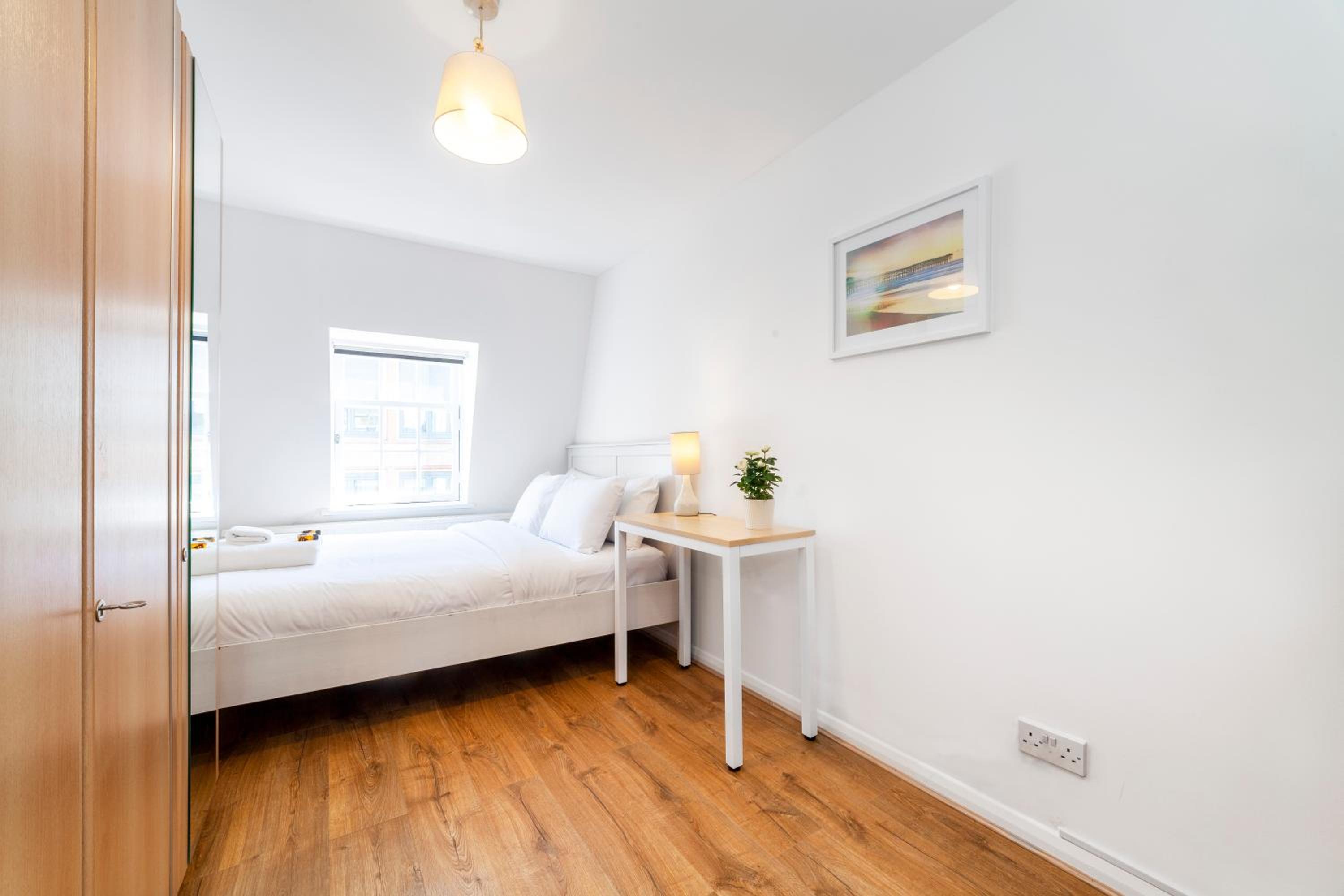 Vibrant 2BR Flat in the heart of Fitzrovia