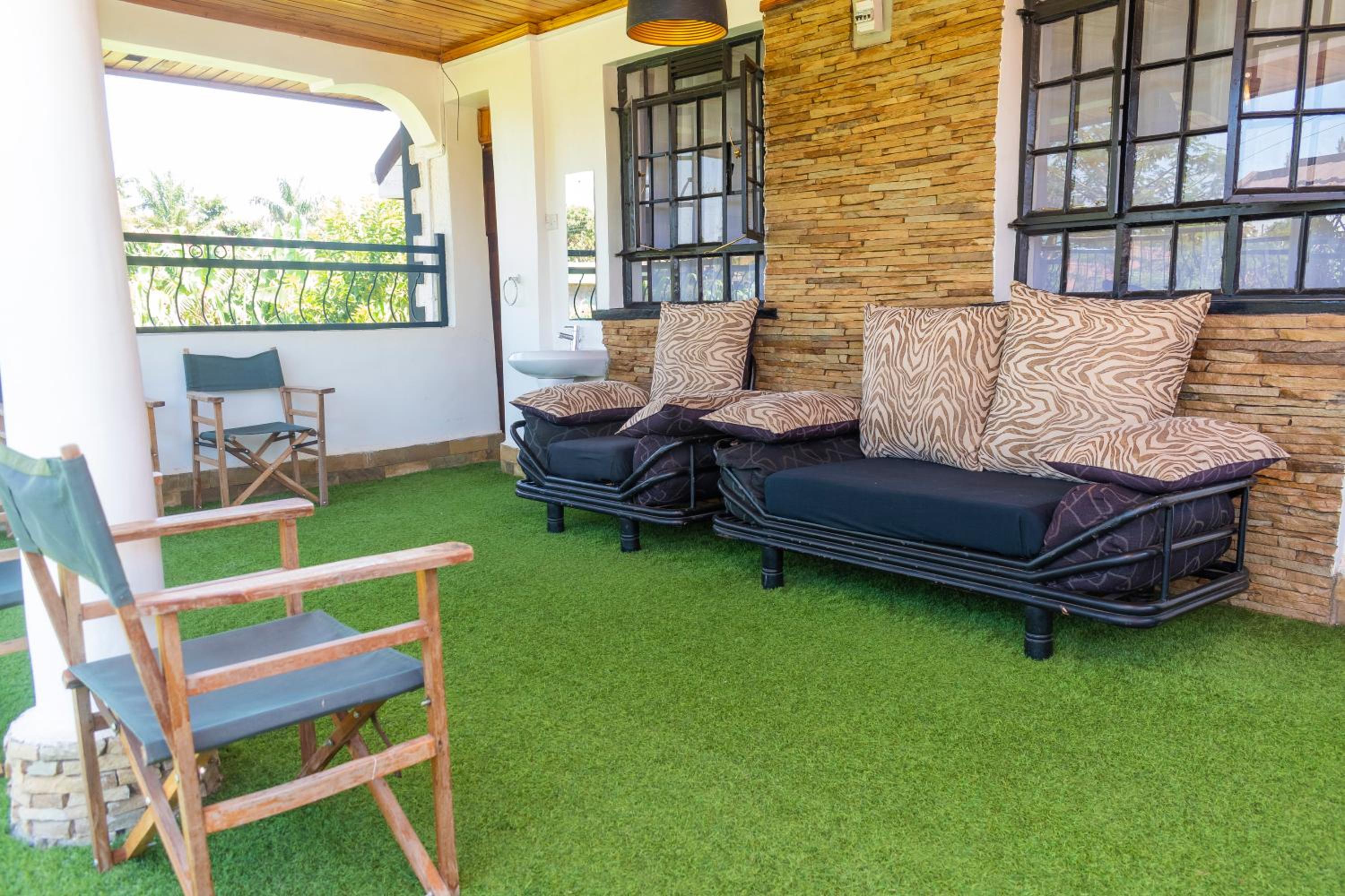 Elevate by African Manor view 3