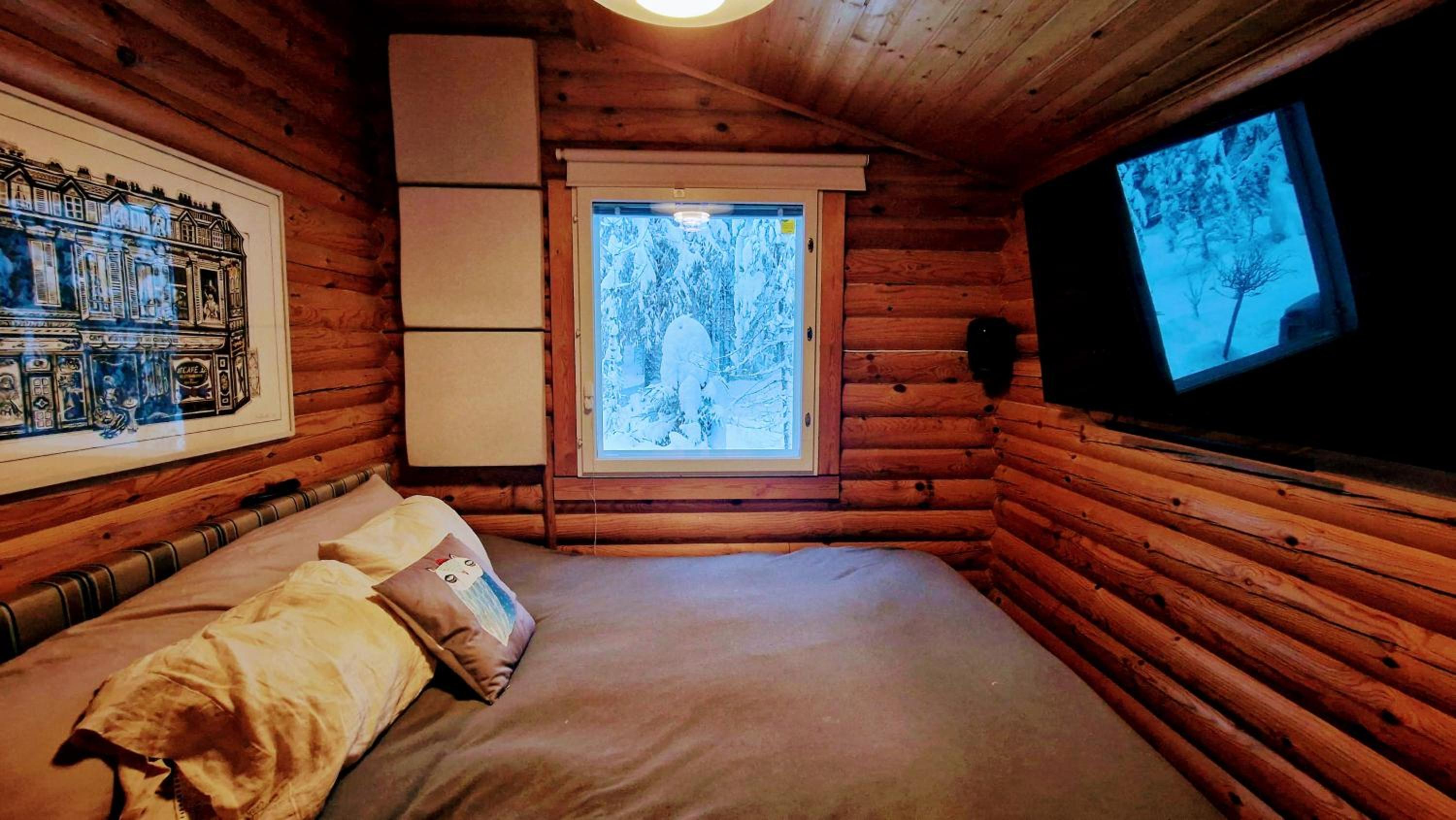 Hirsimökki kansallispuistossa