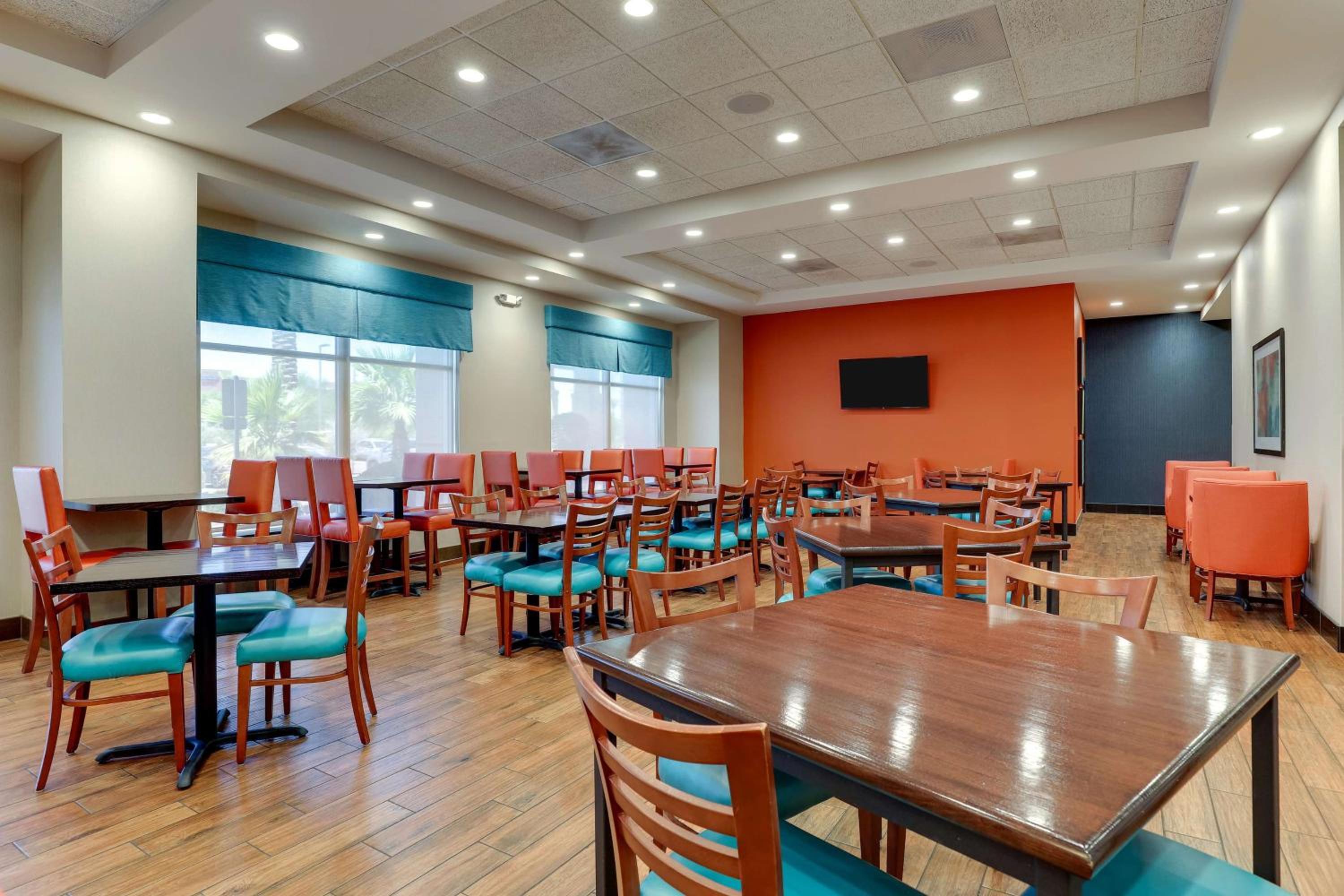 Drury Inn  Suites Phoenix Chandler Fashion Center - Property Image 1