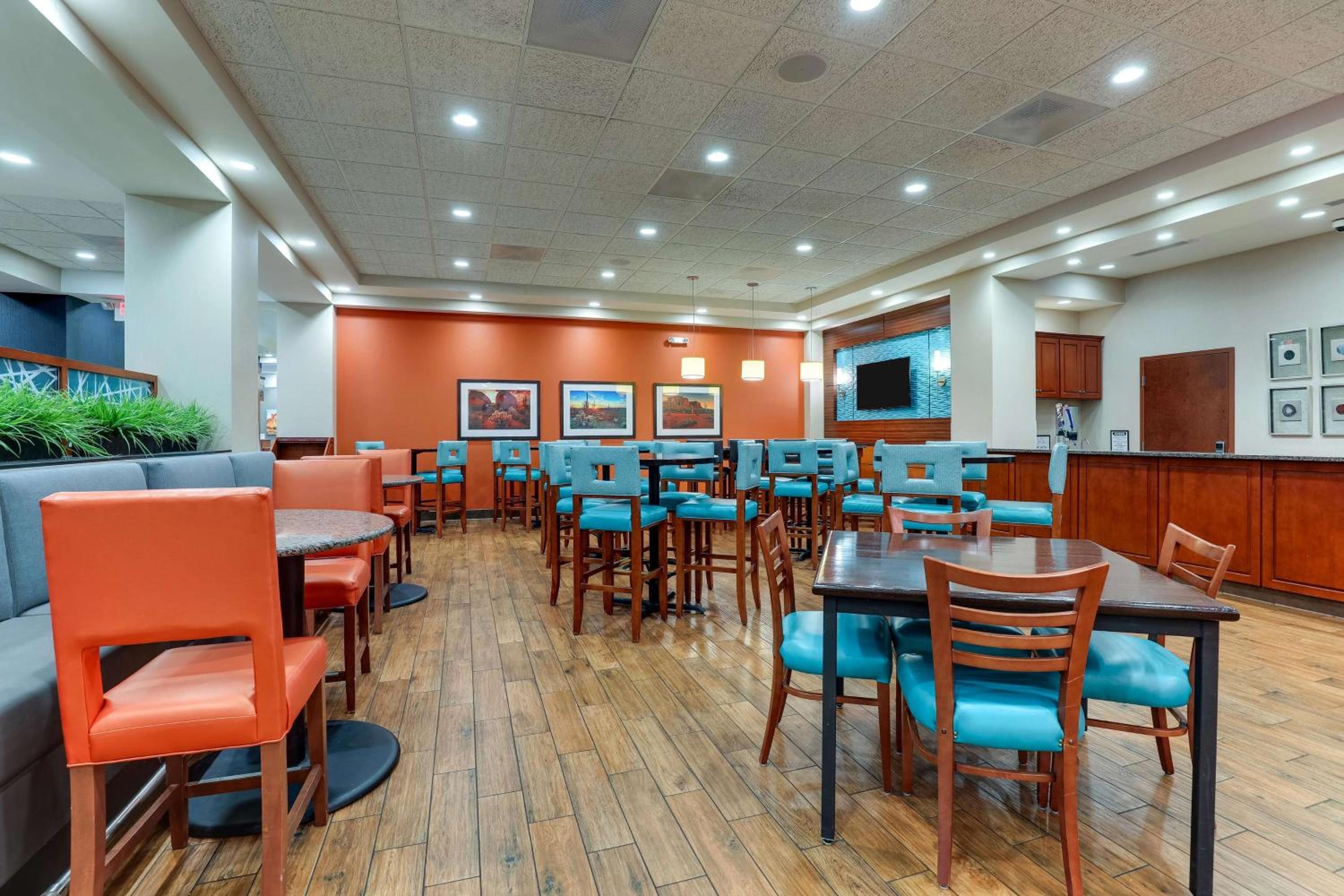 Drury Inn  Suites Phoenix Chandler Fashion Center - Property Image 10