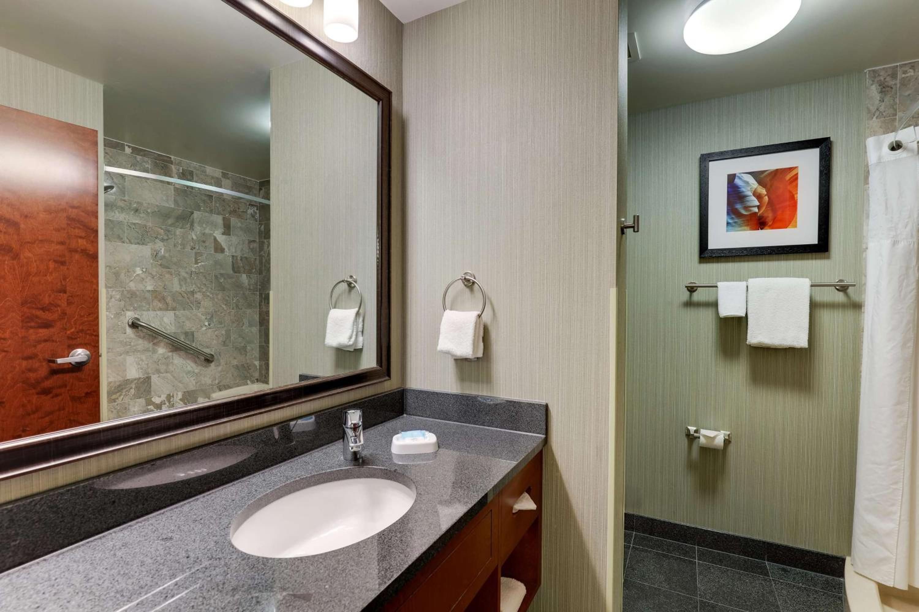 Drury Inn  Suites Phoenix Chandler Fashion Center - Property Image 4