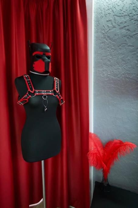Secret Room BDSM - Adults only
