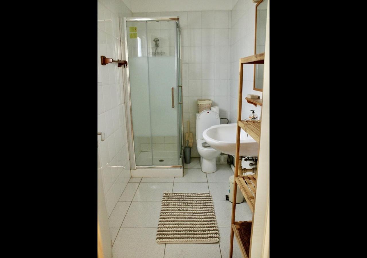 Studio Room Ensuite by the Beach, Entire Independent Unit