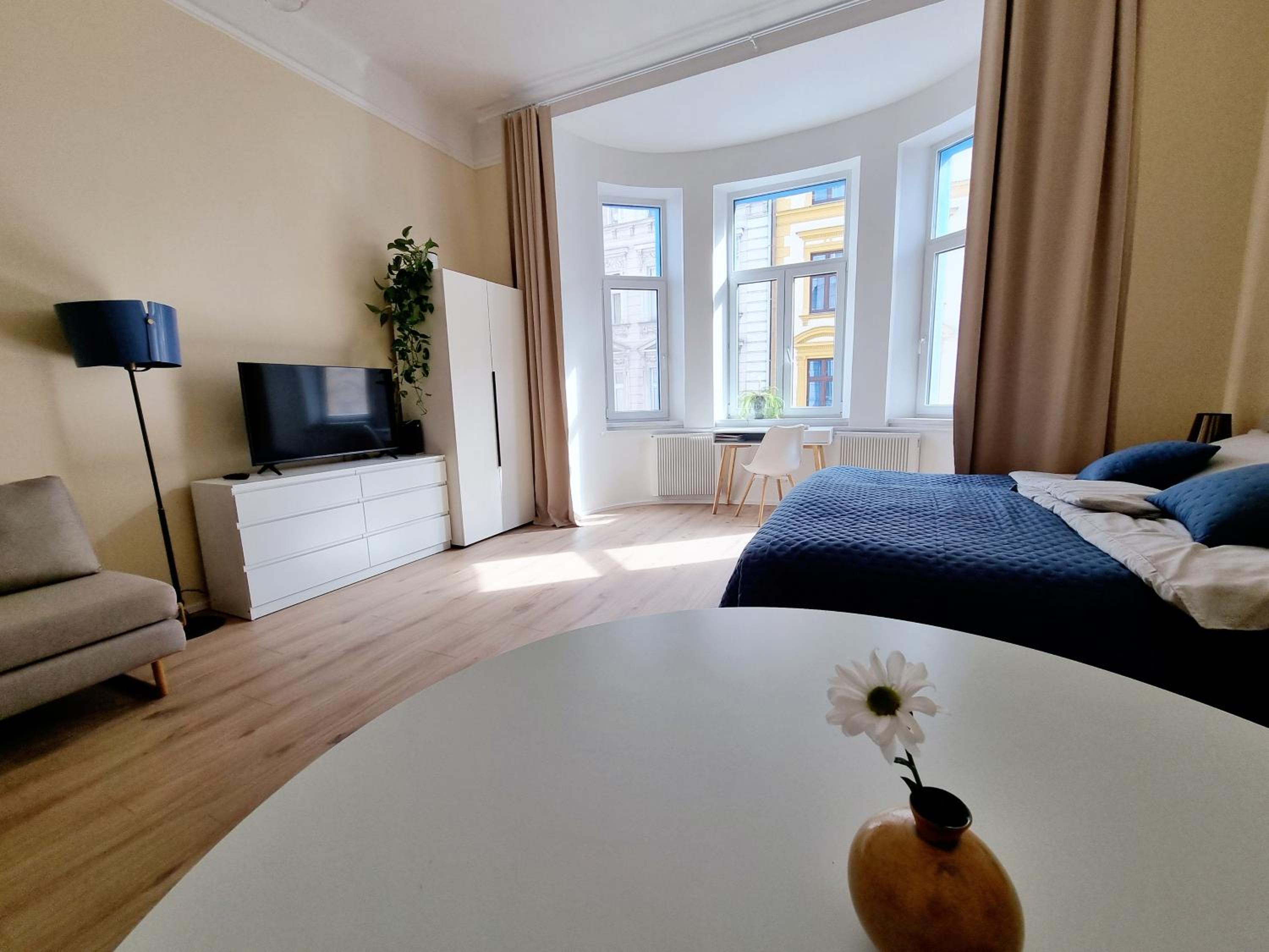 7th Heaven Apartment close to metro and center