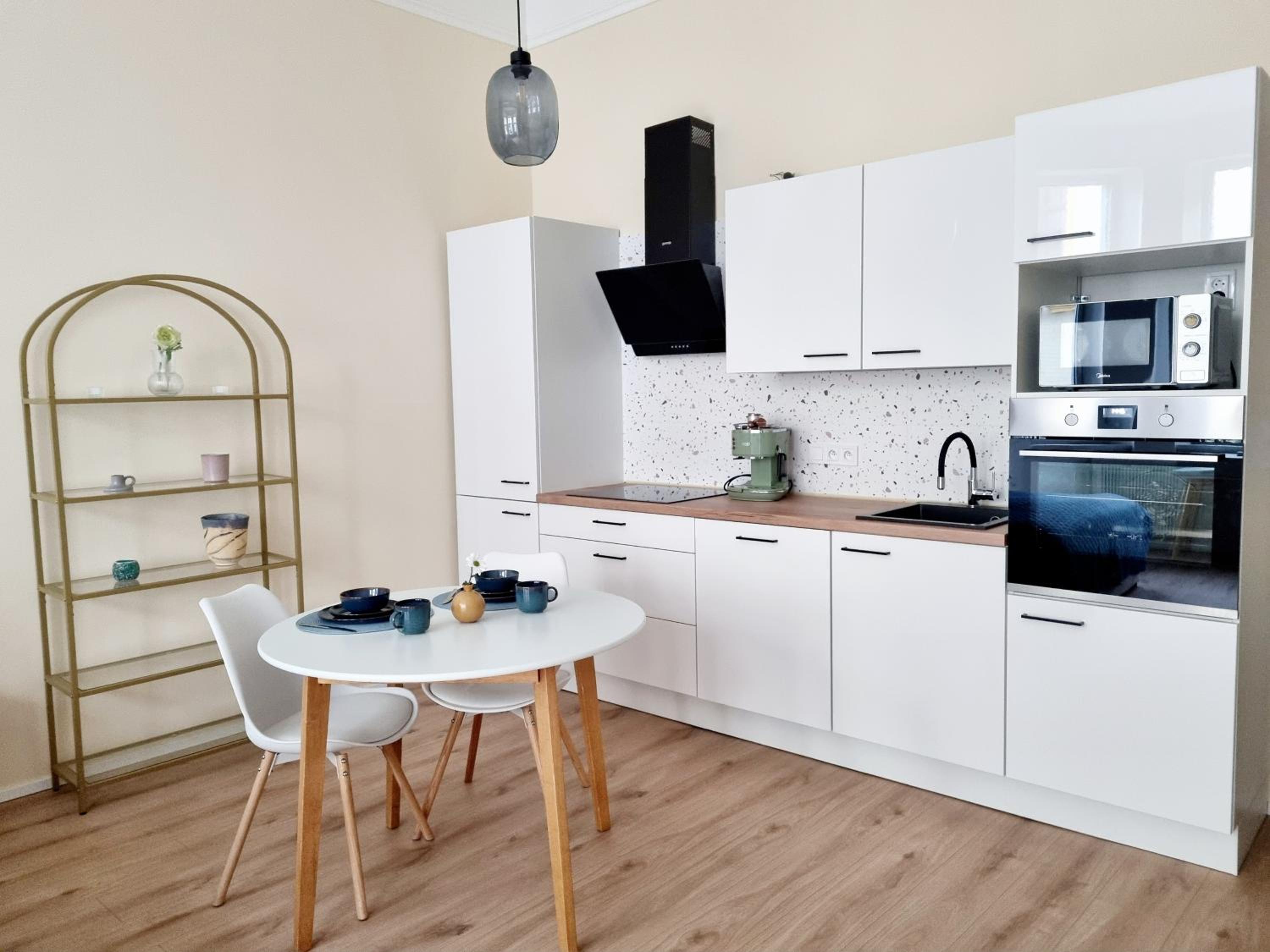 7th Heaven Apartment close to metro and center