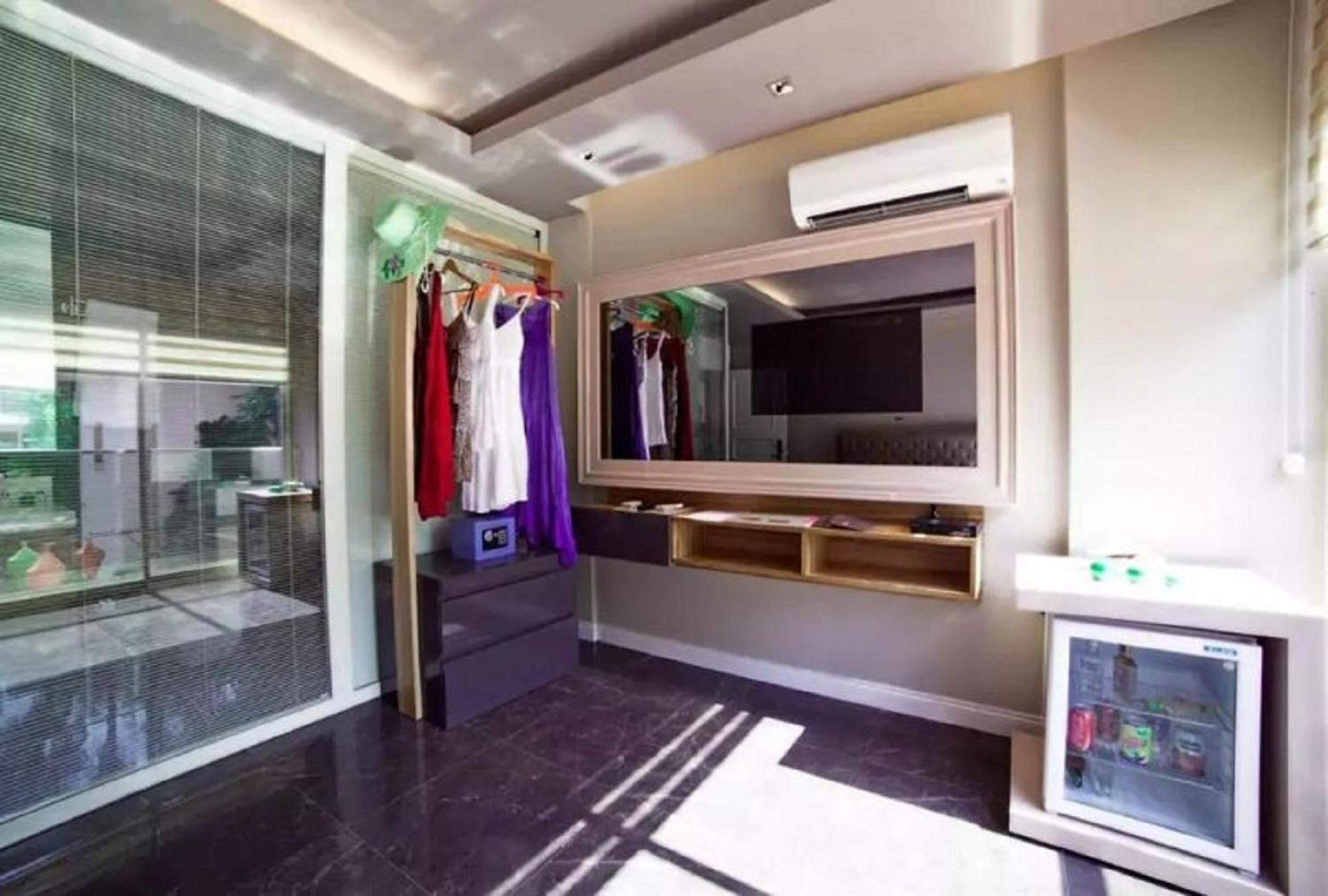 Upper House - Image 37