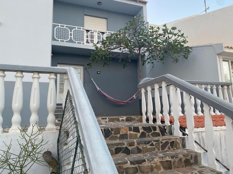 Vivenda com pátio, no coração do Mindelo