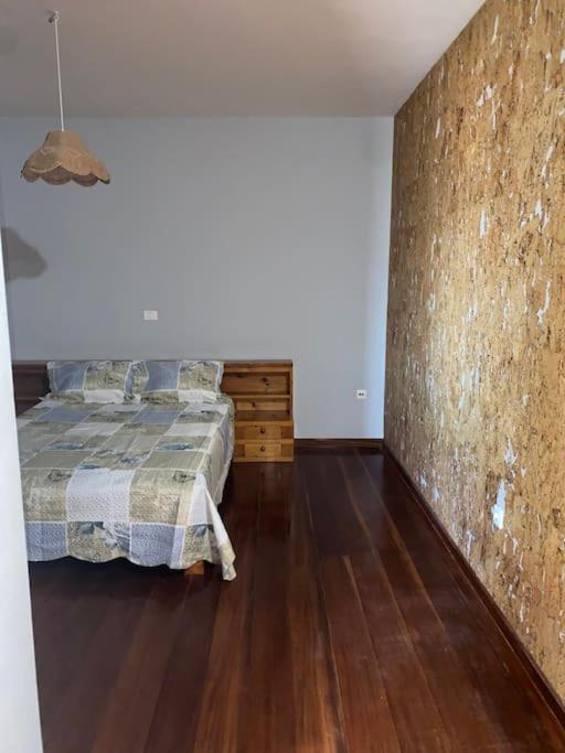 Vivenda com pátio, no coração do Mindelo