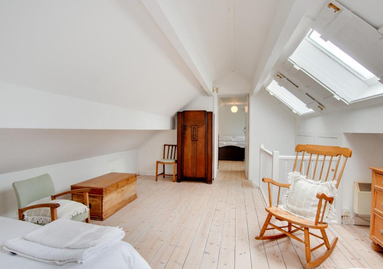 Crown Cottage