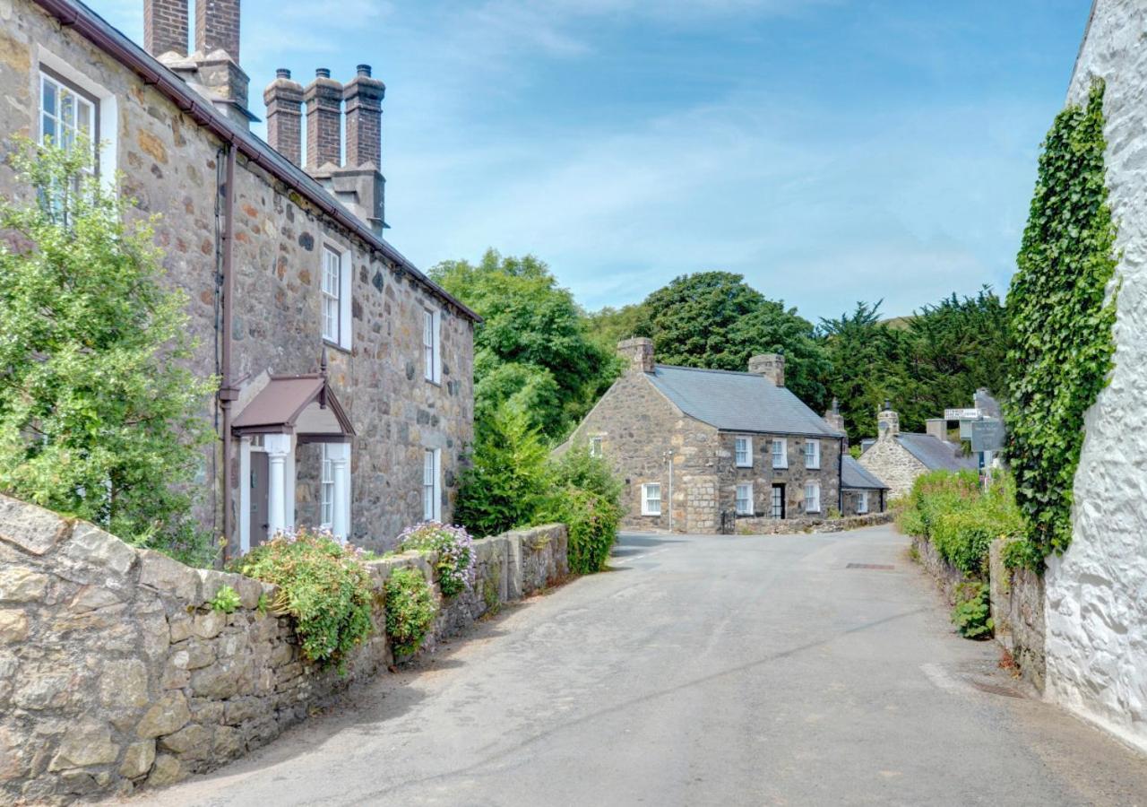 Crown Cottage
