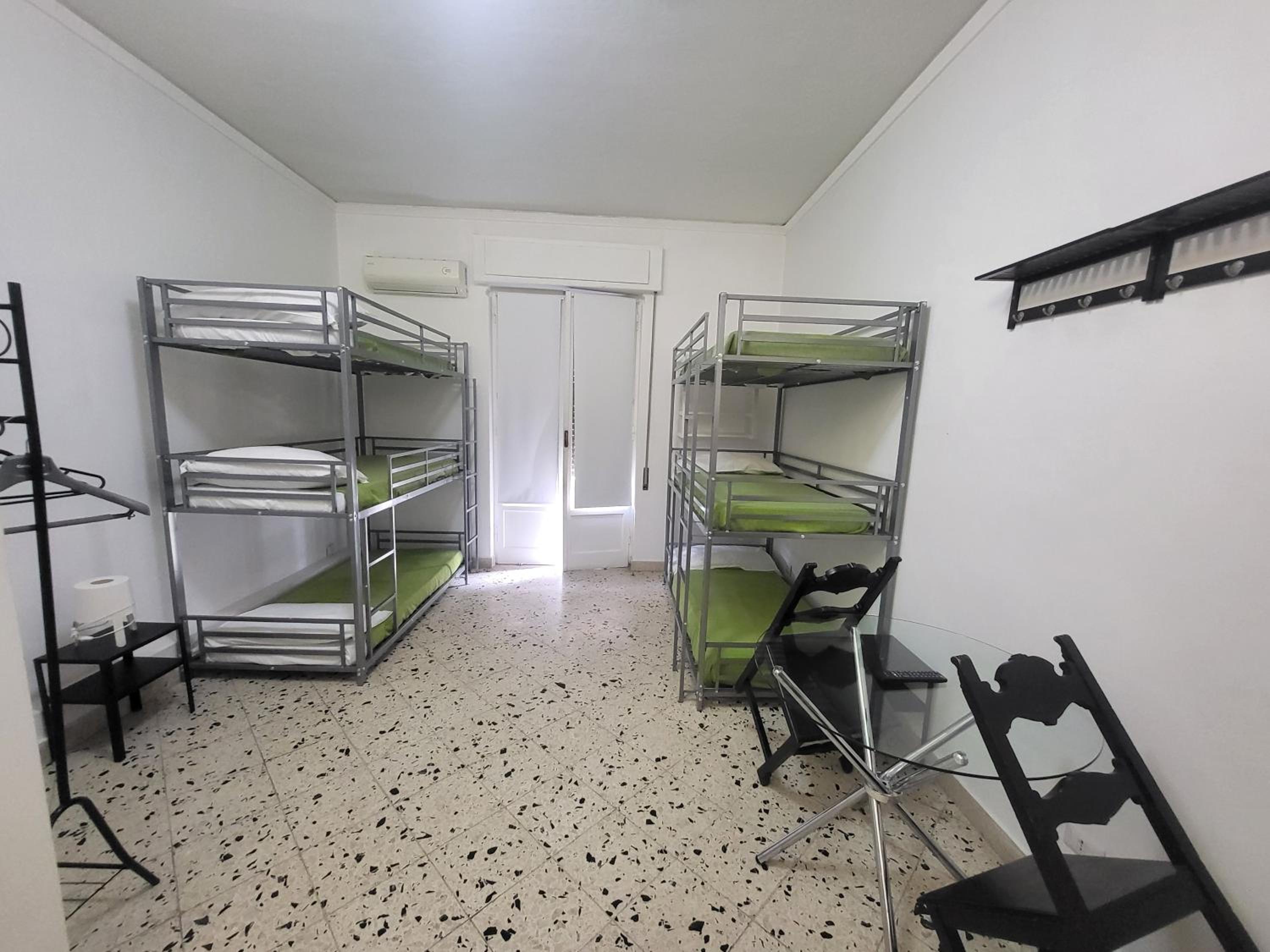 Antadia en Palermo — hotel room