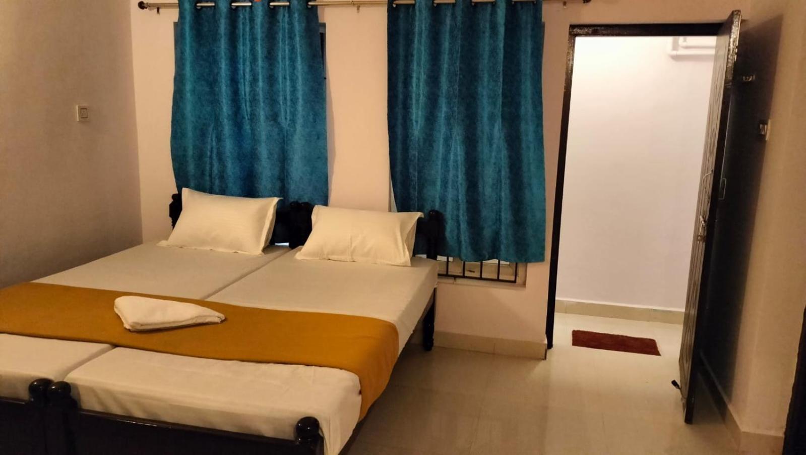 sea waves Rooms view 3