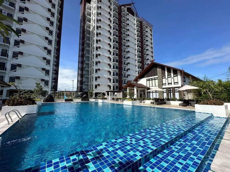 E&D Royal OceanCrest Mactan - 1BR Full Suite with Balcony and Rooftop with panoramic view near Airport view 2