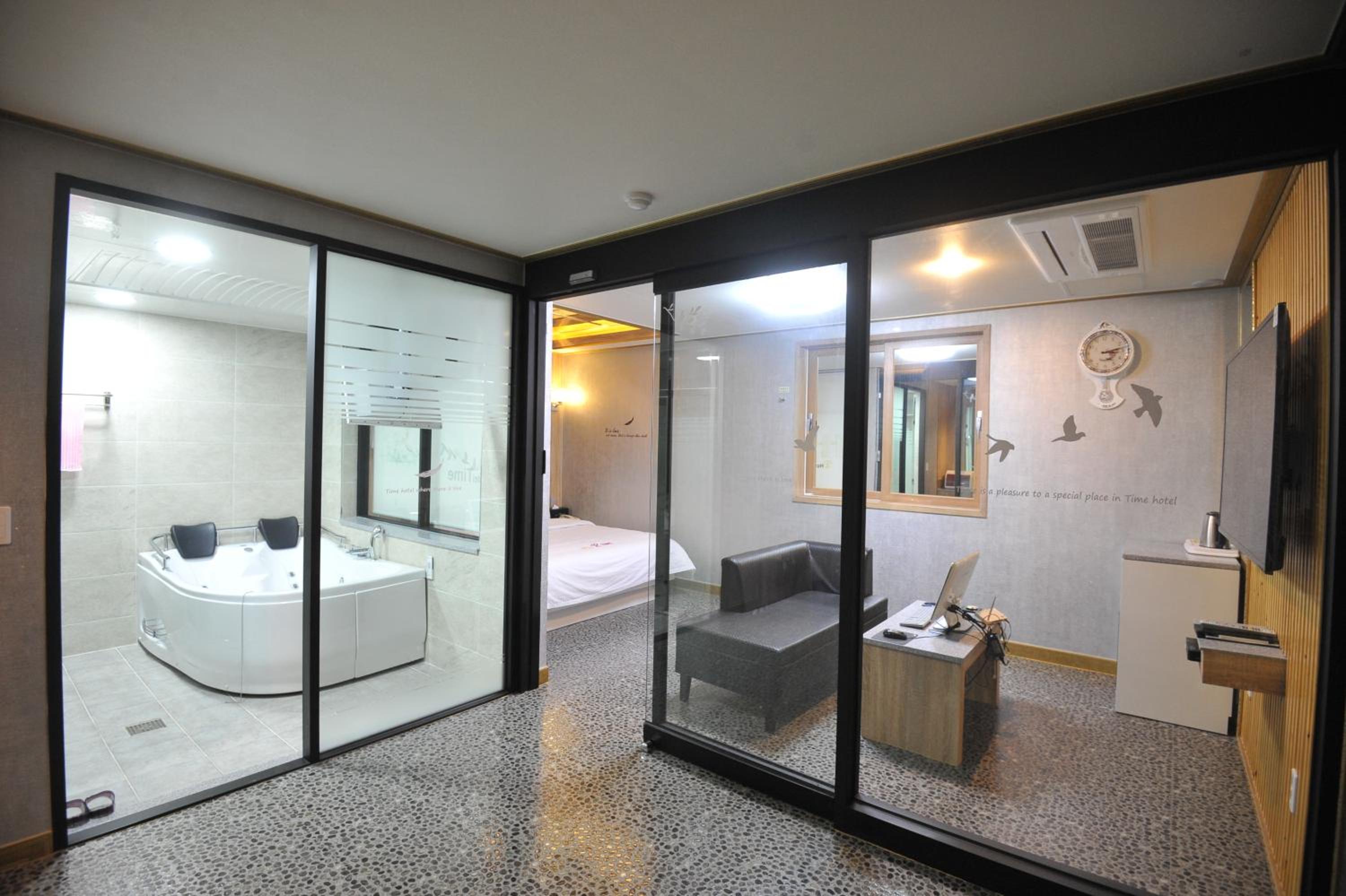 Time Hotel