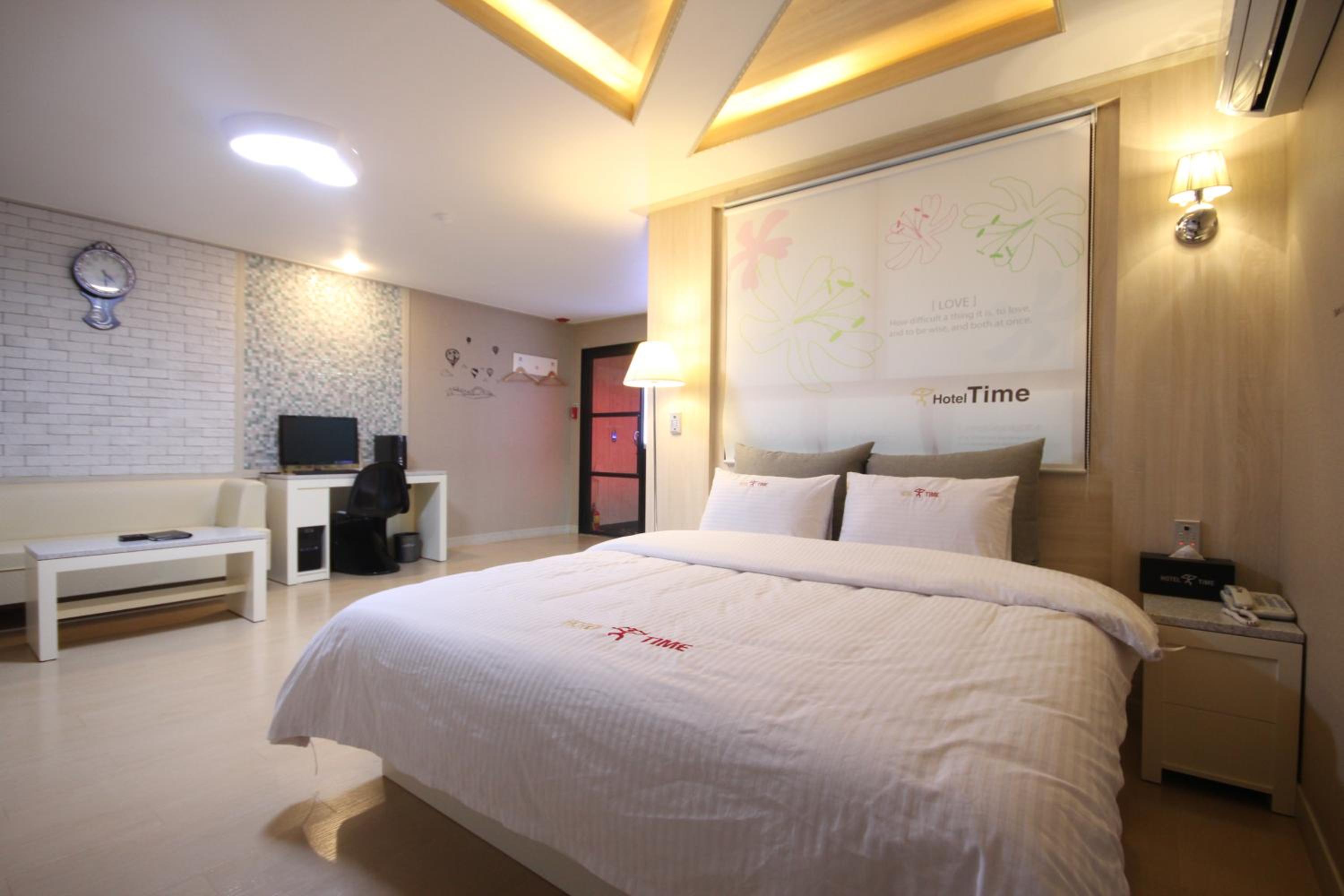 Time Hotel