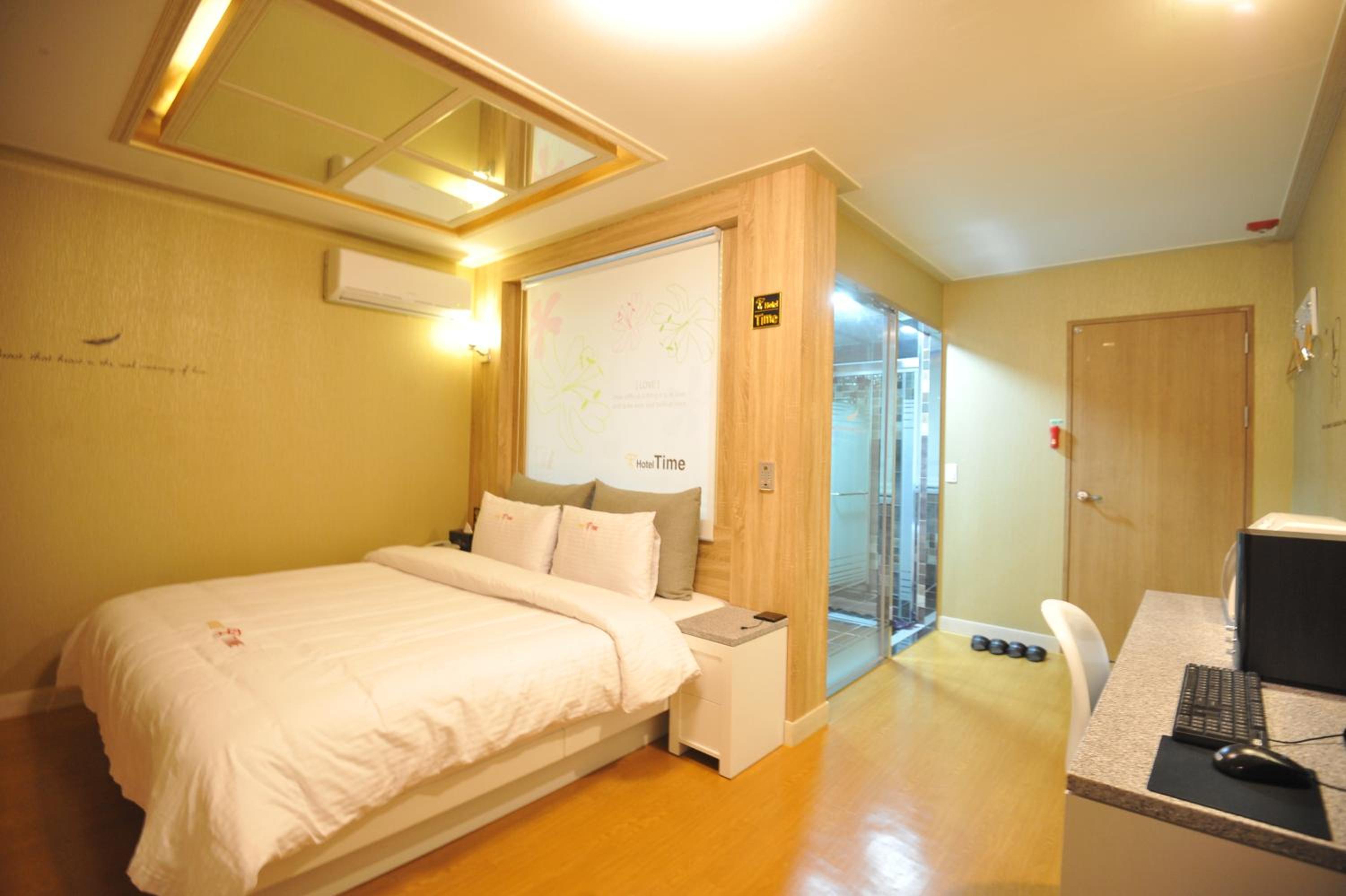 Time Hotel